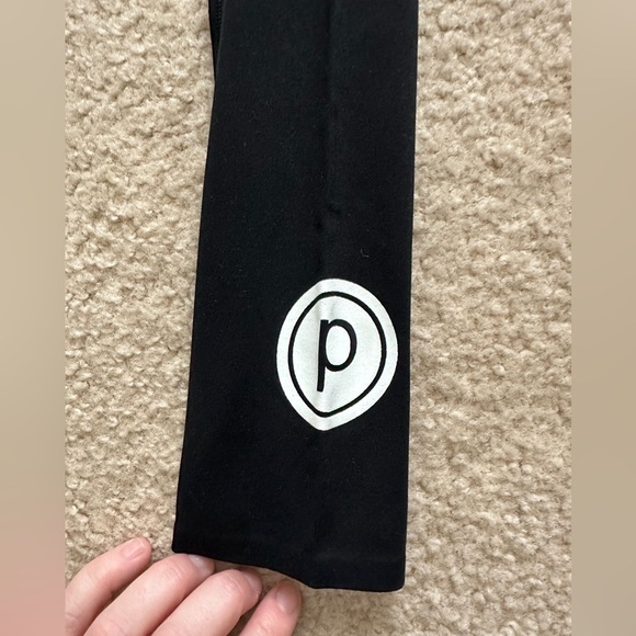 NWT tavi pure barre high waisted 7/8 black leggings circle p logo - Picture 2 of 4